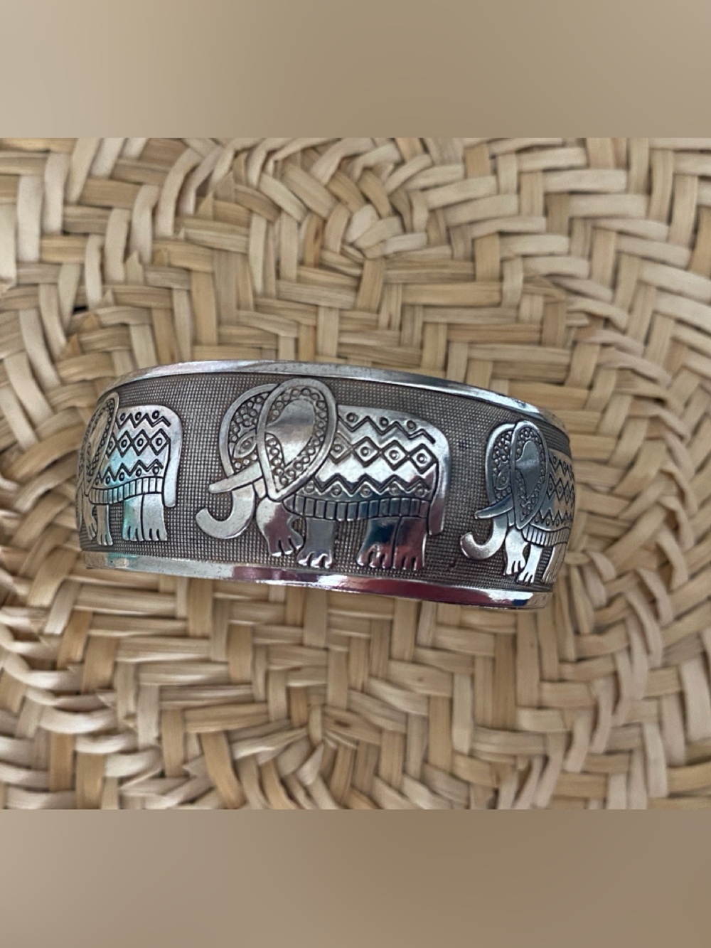 Silver Elephant Cuff Bracelet Boho Artisan Folk Art Tribal 
🐘 🐘 🐘